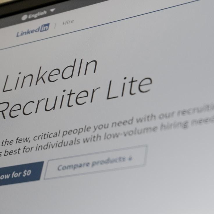 Photo-realistic 3D product render example